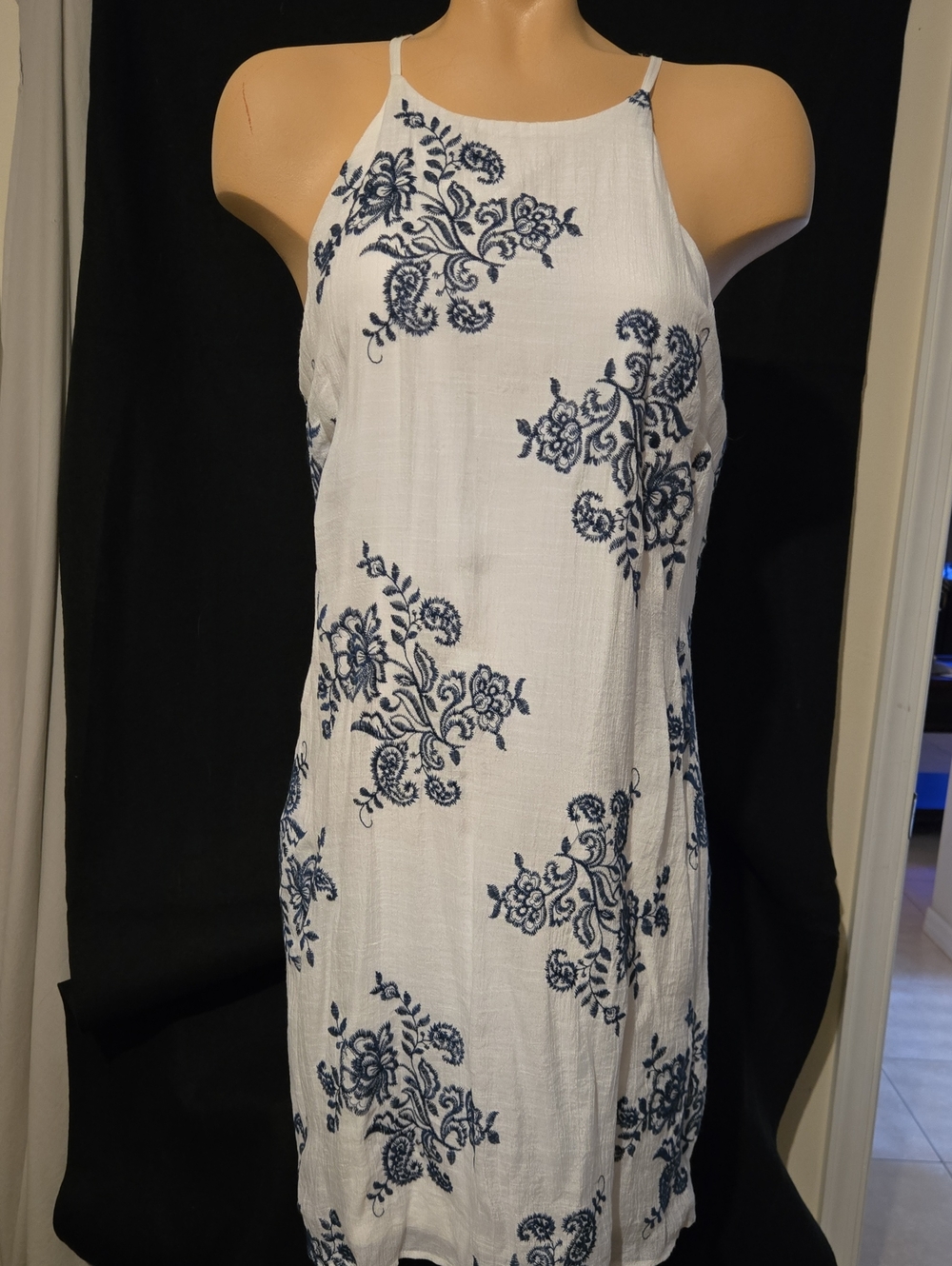 BCX NWT Womens White Blue Floral Sleeveless Dress,Size Large, NEW